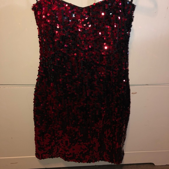 STRAPLESS FORMAL DRESS - Picture 1 of 2